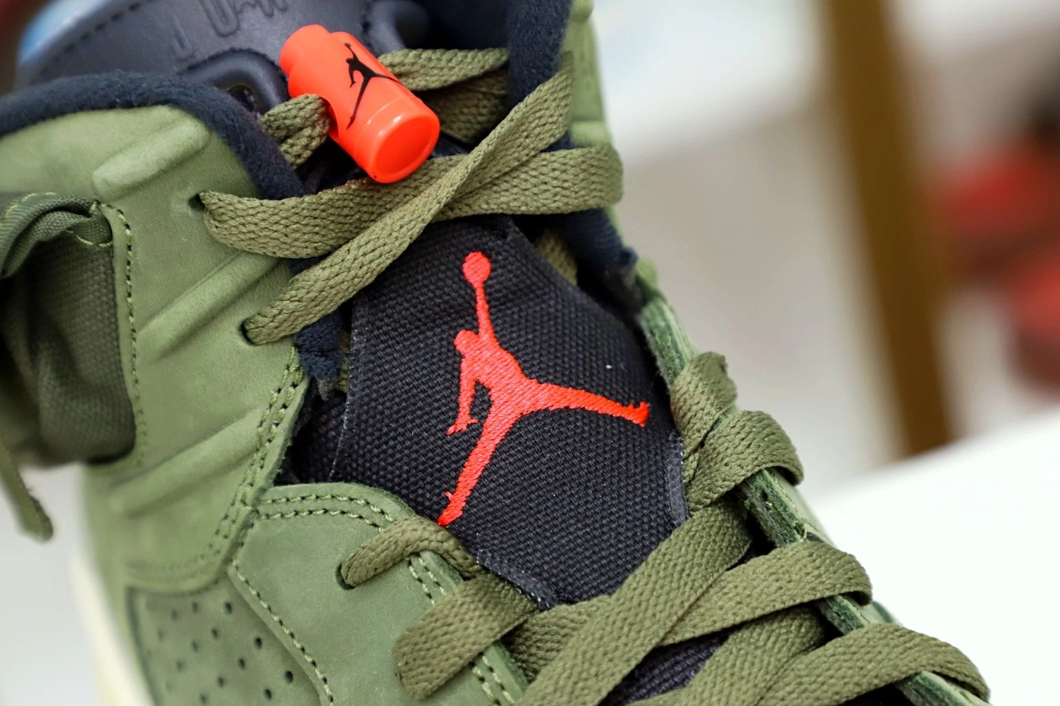 X RETRO SCOTT AIR JORDAN 'OLIVE' TRAVIS 6 0901
